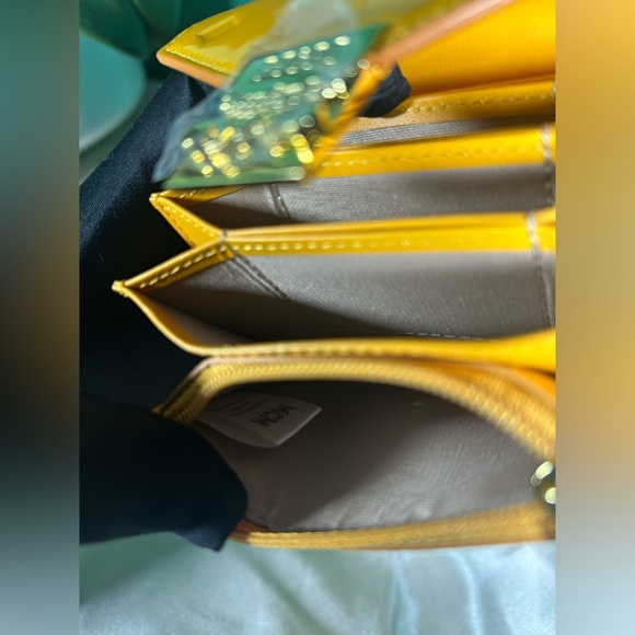 McM Wallet with Dust Bag, Box and Recipe - Picture 14 of 16